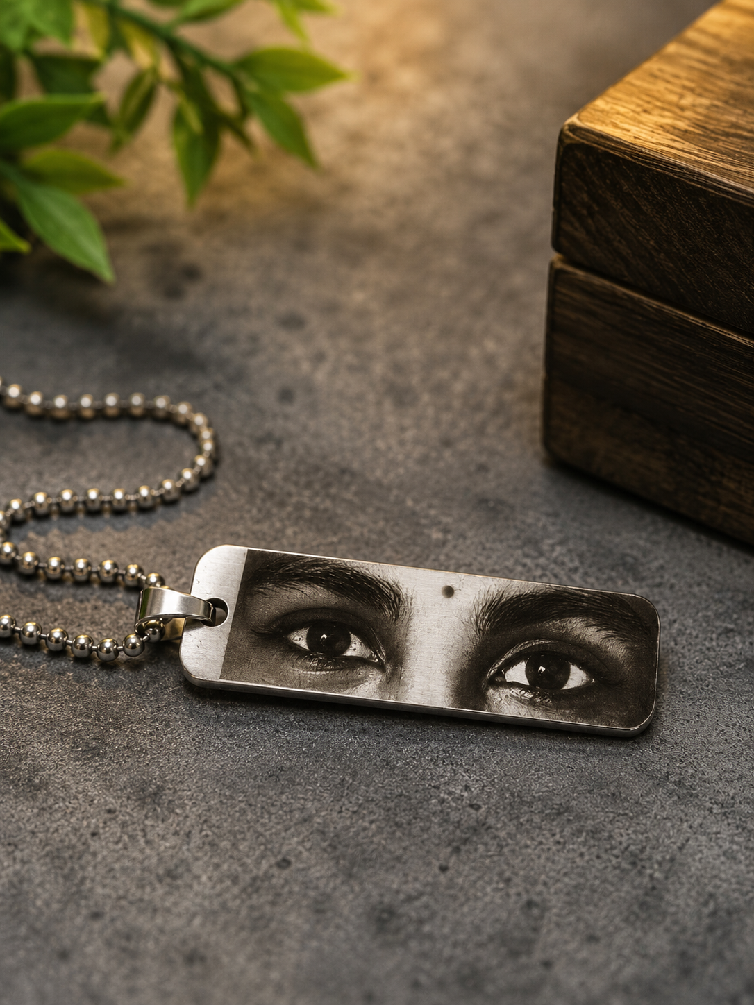 Eye Engraving Spotify chain